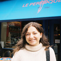 Le Perroquet easily became my favorite spot in Dublin where my friends and I would go for afternoon tea and treats after classes. 