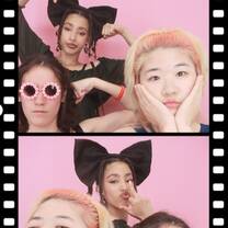 Everyday photobooth with friends is a must 