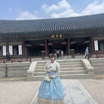 Me at Gyeongbokgung palace :)