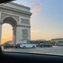 Driving past the Arc de Triumph on the way to dinner!