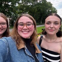 Volunteers in front of the opera house before going to an opera in Halle