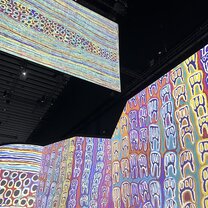 unbelievable aborigional art exihibit in Melbourne 