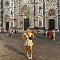 me on a weekend excursion by isa in Florence 