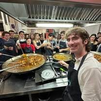 Cooking paella on a trip to Valencia hosted by IES!
