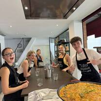Paella cooking class!