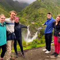 Adventure day at the Baños de Agua Santa waterfalls accompanied by other volunteers