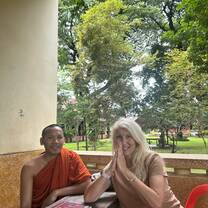 Morning lesson in the pagoda 