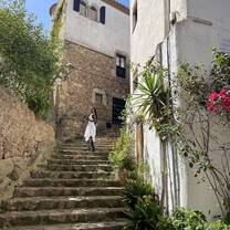 SO many cute spanish town with beautiful architecture, many day-trips included in the program!