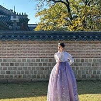 Wearing hanbok at Gyeongbokgung Palace thanks to Beyond!