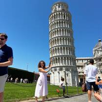 Leaning tower of Pisa!