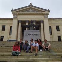 Our class in front of el Universidad de La Habana.