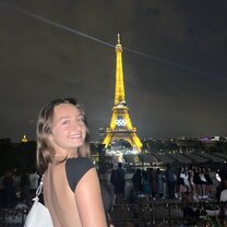 A night out with friends and stopped to see the sparking Eiffel Tower!