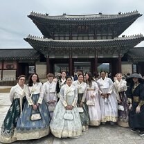 Hanbok at the Palace 