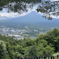 Got so lucky with the weather. Clear skies and an amazing view of the summit!
