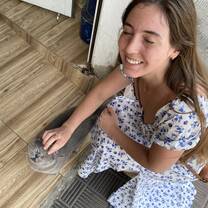 We're making the same face! (Sevillian cat)