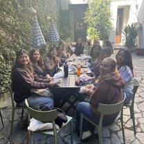 Merendando afuera