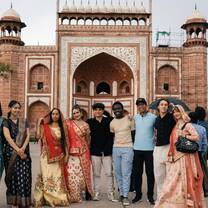 Group pic right before seeing the Taj Mahal