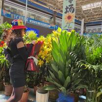 Flower market with teacher Li!