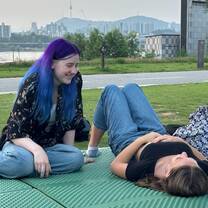 Chilling on the Han River