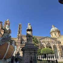 Beautiful churches & historical buildings!
