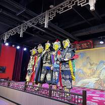 Sichuan opera actors