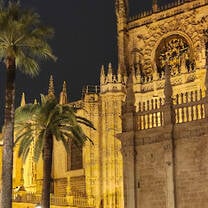 Exploring Sevilla at night and taking in the architecture 