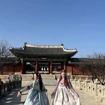 This was the moment I wore a hanbok with other participants