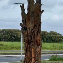 Carved tree to Howth