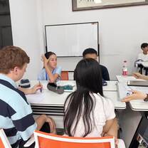 Mandarin class in small groups