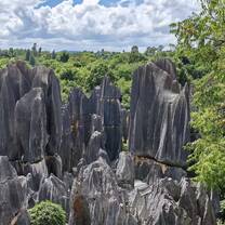 Daytrip to Jiuxiang cave and the stone forest