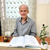 Arabic class at the center.