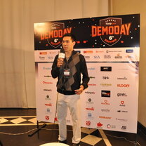 2014 Fellow Mike Justus at startup demo day