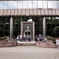Vesalius College