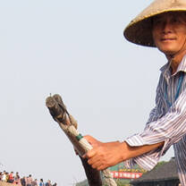 Boat man in Zhouzhuang 