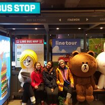 Shopping in Seoul with friends - Itaewon - Line friends cafe