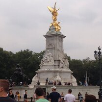 One of the statues outside of Buckingham PalaceA