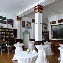 The library at the JYM institute, centrally located in the museum district.