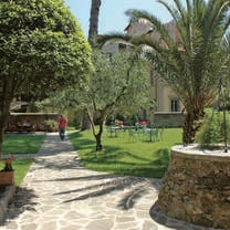 Villa Rossa garden