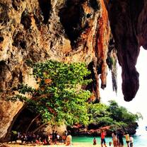Explore gorgeous Thailand and learn the language