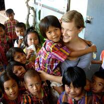 Volunteers For Peace volunteer working with youth in Thailand