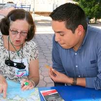 Volunteer teaching student in Mexico