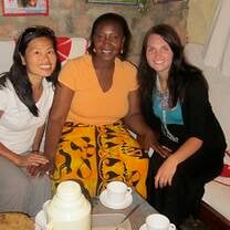 Volunteer with women in Tanzania
