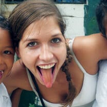 Volunteering Solutions volunteers with children in Honduras