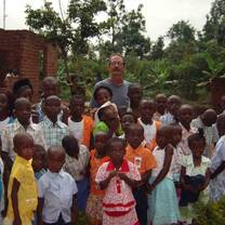Volunteer Uganda bulenga orphanage