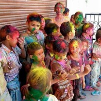 Volunteer with children in India volunteer with children in India