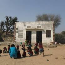 Volunteer with children in India