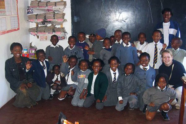 Group shot of Anna with her students in Zambia
