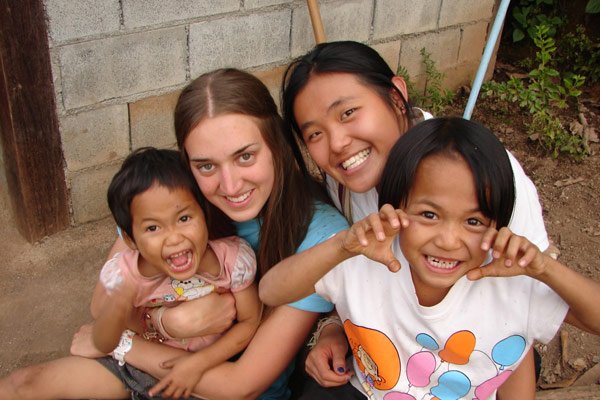 Connect with locals as a volunteer in Thailand